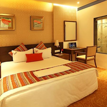 Hotel Preeti Executive Satara Eksteriør billede