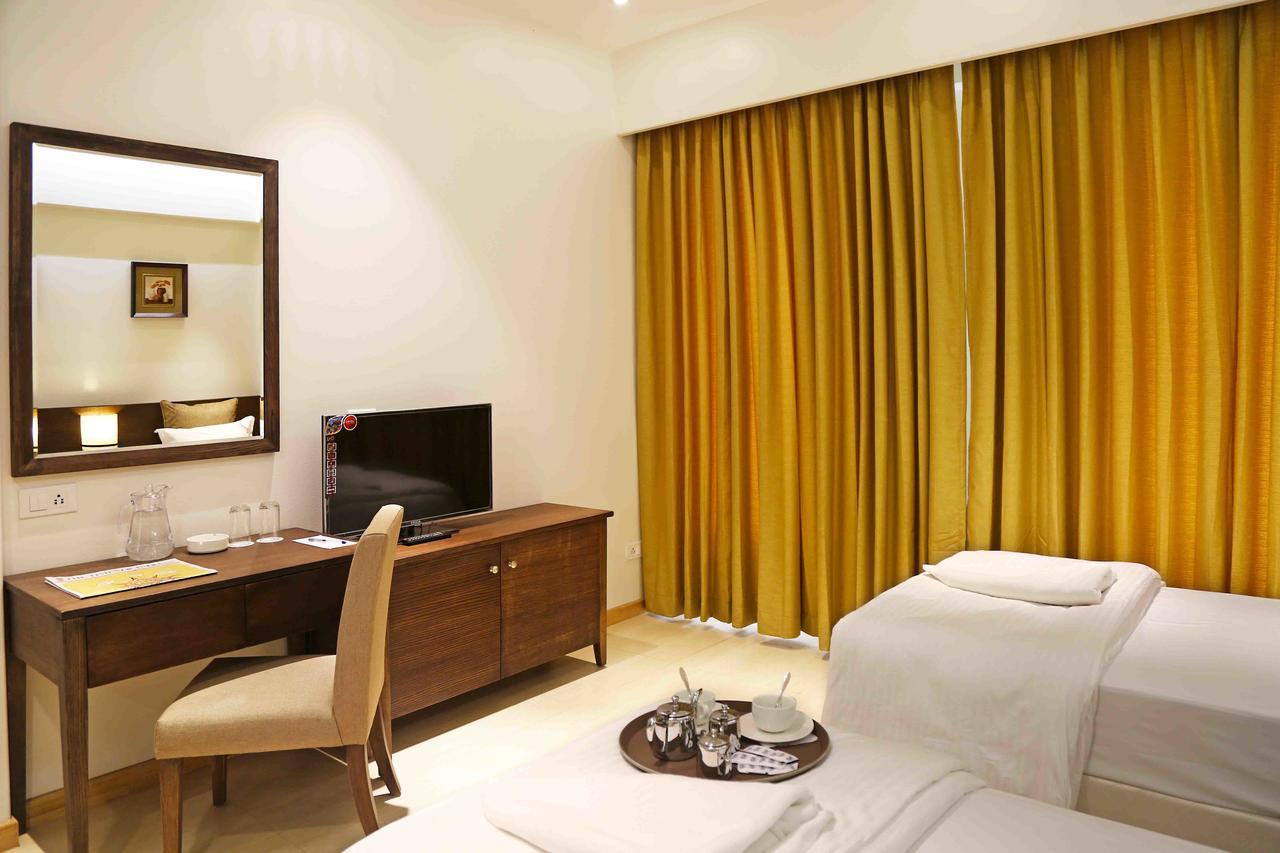 Hotel Preeti Executive Satara Eksteriør billede